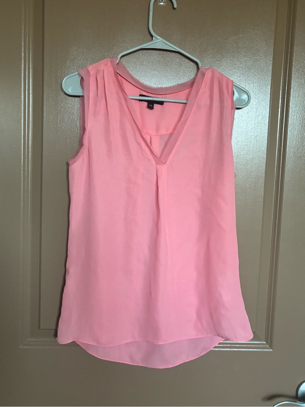 Banana Republic Coral Pink V-Neck Sleeveless Blouse